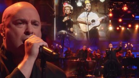 Ce chanteur de Heavy Metal fait une reprise de «Sound of Silence» à donner des frissons