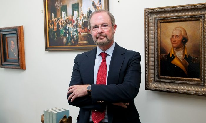 Dr Robert Epstein, chercheur en psychologie à l'American Institute for Behavioral Research and Technology, et ancien rédacteur en chef de Psychology Today, à Washington le 4 septembre 2019. (York Du/NTD)