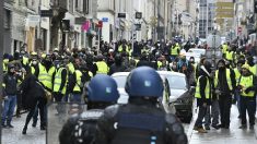 L’IGPN saisie après une vidéo montrant un CRS frappant un manifestant lors de l’acte 44 des « gilets jaunes »