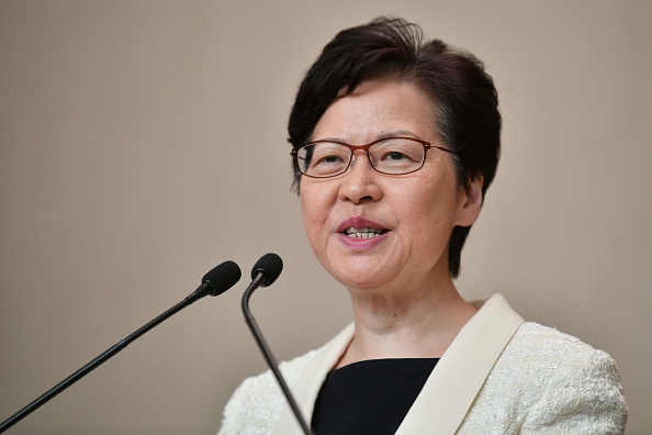 -La directrice générale de Hong Kong, Carrie Lam, s'adresse aux médias lors de sa conférence de presse hebdomadaire à Hong Kong le 3 septembre 2019. Photo par Anthony WALLACE / AFP / Getty Images.