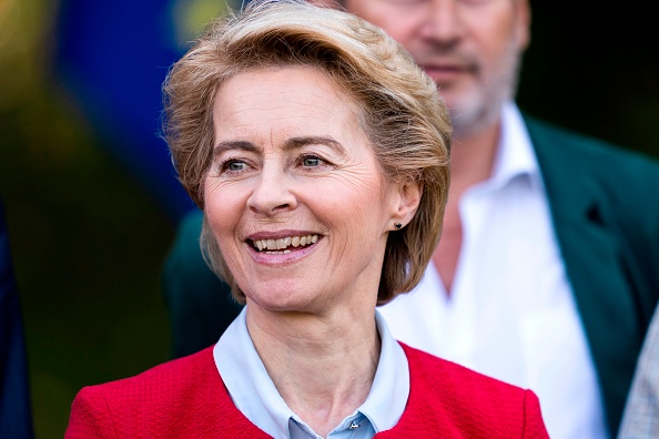 La procédure de confirmation des 26 candidats, proposés par leurs pays respectifs et dont les portefeuilles ont été répartis par Mme von der Leyen, est en cours. Les auditions par le Parlement européen, qui doit valider ces choix, débutent lundi et vont s'étaler sur un peu plus d'une semaine.(Photo : KENZO TRIBOUILLARD/AFP/Getty Images)