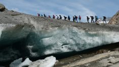 En Suisse, des funérailles en montagne pour un glacier disparu