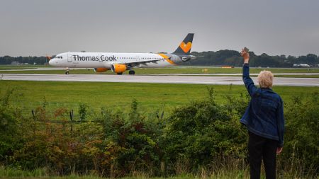 Le voyagiste britannique Thomas Cook fait faillite, opération de rapatriement massive