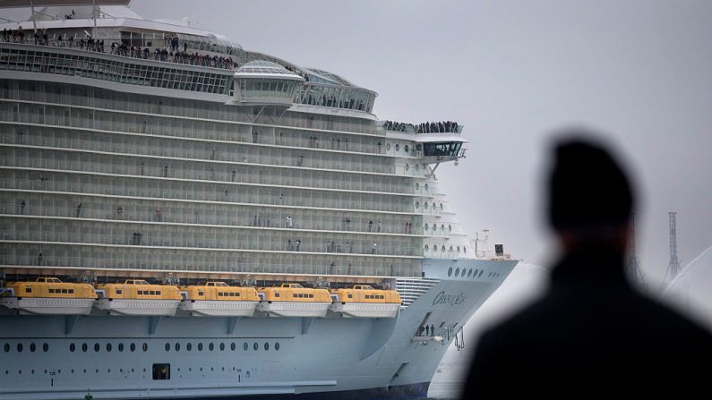 Le paquebot de croisière Oasis of the Seas de Royal Caribbean est amarré à Port Everglades à Fort Lauderdale, en Floride. (Photo by Matt Cardy/Getty Images)