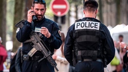 Lyon : doublé dans la file d’attente pendant une fête de quartier, il sort une arme et tire au milieu des enfants