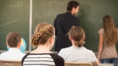 L’école s’attaque aux mauvais comportements en invitant les parents à venir en classe au lieu de renvoyer les enfants à la maison