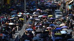 Les manifestants contestataires de Hong Kong s’opposent à la police et dénoncent son abus de pouvoir