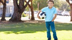 Un enfant se bat pour sa vie après que d’autres enfants l’ont aspergé d’essence et lui ont mis le feu