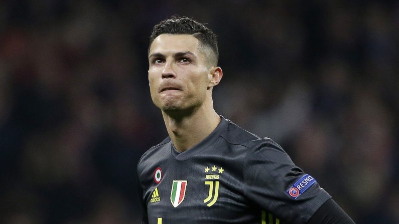 Cristiano Ronaldo, de la Juventus, semble découragé lors du match aller des huitièmes de finale de la Ligue des champions de l'UEFA entre l'Atlético de Madrid et la Juventus au stade Wanda Metropolitano, le 20 février 2019, à Madrid, Espagne. (©Getty Images | Gonzalo Arroyo Moreno)