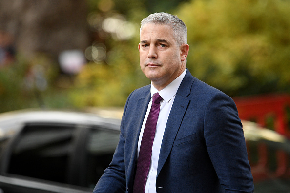 Le ministre de Brexit , Steve Barclay, arrive à Downing Sreet le 16 octobre 2019 à Londres. (Photo :  Leon Neal/Getty Images)