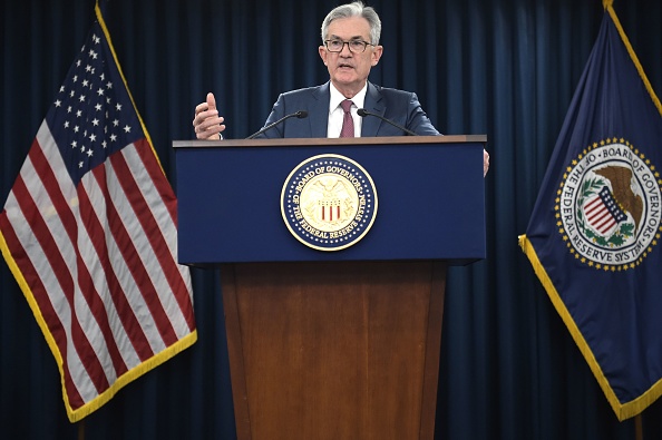 Le président de la Réserve fédérale américaine, Jerome Powell, tient une conférence de presse le 30 octobre 2019 à Washington, DC. (Photo :  ERIC BARADAT/AFP via Getty Images)