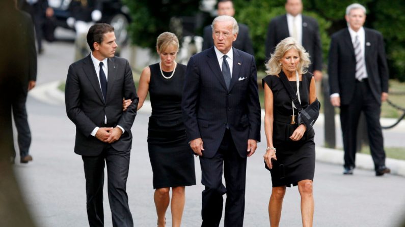 Hunter Biden à gauche et son père Joe Biden à droite (Photo par Jim Bourg-Pool/Getty Images)