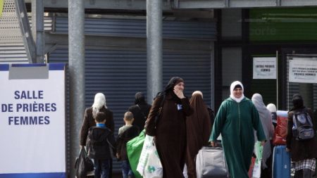 101 musulmans dénoncent le port du voile comme « le signe ostentatoire d’une compréhension rétrograde, obscurantiste et sexiste »