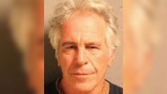 L’autopsie de Jeffrey Epstein est compatible avec un étranglement meurtrier plus qu’avec le suicide, d’après le médecin légiste