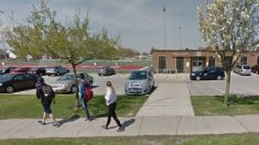 2 adolescents poignardent un autre garçon devant son lycée sous le regard impuissant de sa mère