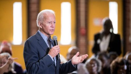 Un prêtre catholique déclare avoir refusé la communion à Joe Biden pour sa position sur l’avortement