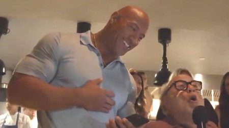 Dwayne «The Rock» Johnson débarque au beau milieu d’un mariage avec Danny DeVito