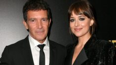 Dakota Johnson remercie Antonio Banderas pour tout l’amour qu’il lui a donné quand il a épousé sa mère