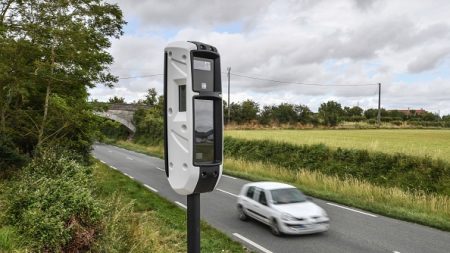 Deux radars tourelles découpés à la meuleuse dans les Landes