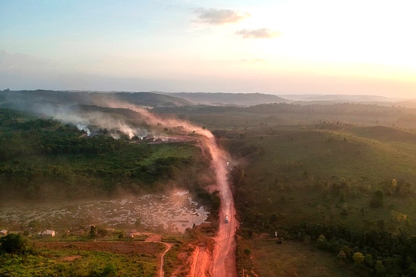 Vue aérienne de l'autoroute BR230, connue sous le nom de "Transamazonica", État de Para, au nord du Brésil.  (Photo : JOHANNES MYBURGH/AFP via Getty Images)