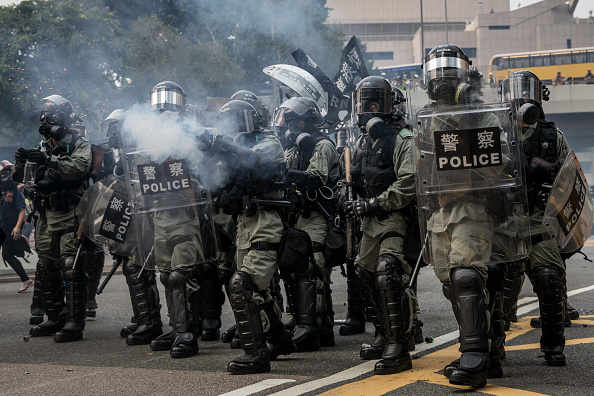 Illustration- fin du siège du campus de Hong Kong, une seule personne occupait les lieux. Photo par Chris McGrath / Getty Images.