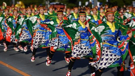 Les Japonais fêtent leur nouvel empereur