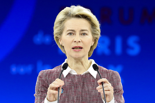 La présidente de la Commission européenne, Ursula von der Leyen, prononce un discours lors de la séance plénière du Forum pour la paix à Paris, le 12 novembre 2019 à Paris. (Photo : LUDOVIC MARIN/POOL/AFP via Getty Images)