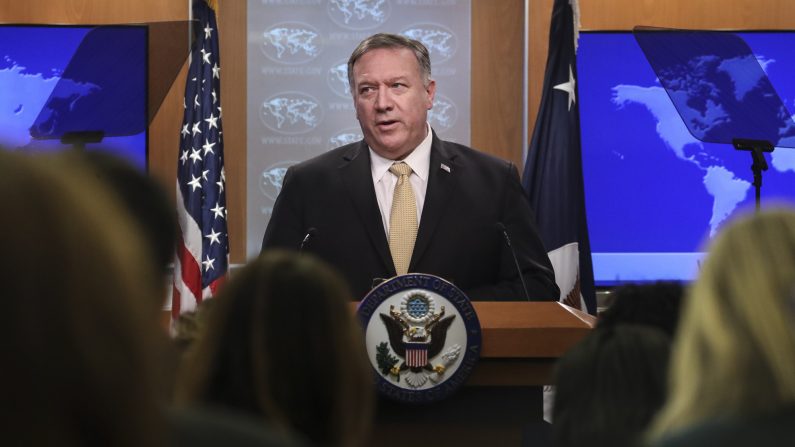 Le secrétaire d'État américain Mike Pompeo prend la parole lors d'une conférence de presse, le 18 novembre 2019, à Washington, D.C. (Drew Angerererer/Getty Images)