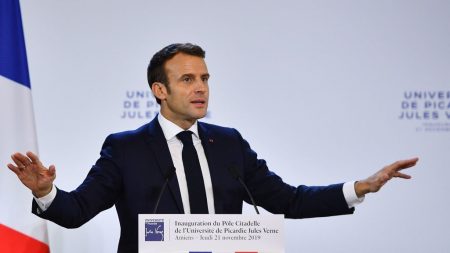 Macron appelle à participer aux Journées du Patrimoine malgré le virus