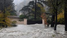 Un pompier héroïque sauve un bébé des inondations dans le Sud-Est