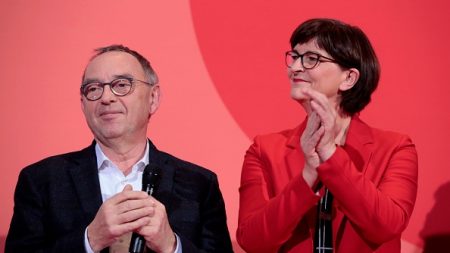 Allemagne: le coup de barre à gauche du SPD fragilise la coalition Merkel