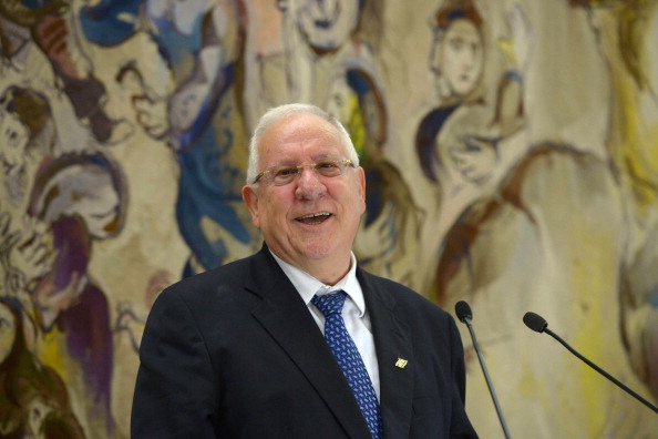 -Le président israélien Reuven Rivlin a chargé le Parlement de trouver un Premier ministre. Photo de Amos Ben / GPO via Getty Images.