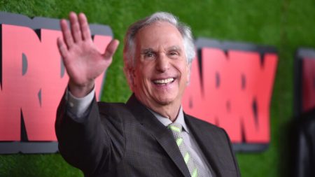 En l’honneur de l’anniversaire d’Henry Winkler, voici quelques faits saillants de sa vie avant et après son rôle de  «Fonzie» dans «Happy Days»