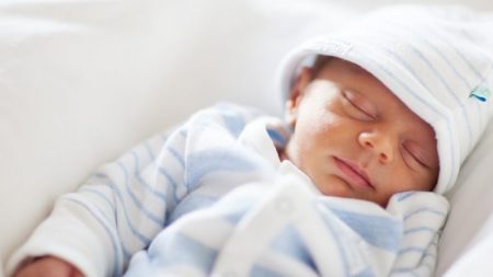 Mexique: un nouveau-né a été abandonné dans une boîte, accompagné d’un message demandant de lui donner de l’amour