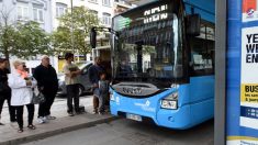 Un chauffeur d’autobus fait descendre tous les passagers après leur refus de laisser une place à une personne handicapée