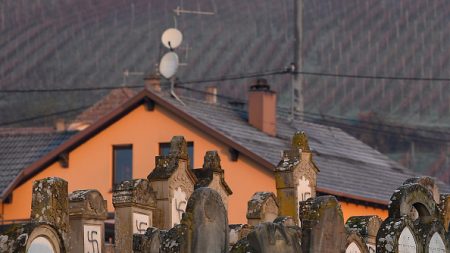 Une centaine de tombes d’un cimetière juif de Westhoffen profanées