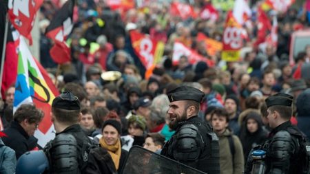 Réforme des retraites :  SNCF, enseignants, pilotes, soignants… Un système « universel » aménagé au cas par cas