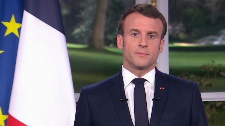 Le président Macron annonce la nouvelle décennie… avec une année d’avance