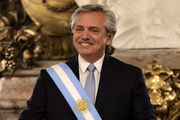 Le président argentin Alberto Fernandez lors de la réception de dirigeants étrangers au Salon Blanco du Palais du gouvernement de Casa Rosada le 10 décembre 2019 à Buenos Aires, Argentine. (Photo : Tomas Cuesta/Getty Images)