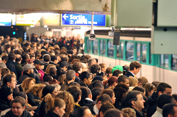 Paris dans une gare de métro à Saint Lazare. (MIGUEL MEDINA/AFP/Getty Images)