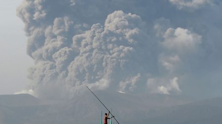 Un avertissement de «tsunami volcanique» après l’éruption d’un volcan aux Philippines