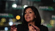 Municipales: Anne Hidalgo promet de supprimer 60.000 places de stationnement et de rendre Paris cyclable à 100%