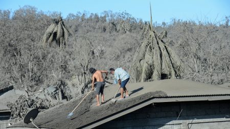 Un paysage de désolation laissé par le volcan philippin