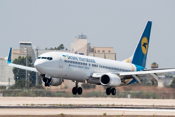 -Un Boeing 737-3E7 d'Ukraine s’est écrasé aujourd’hui en Iran. Photo JACK GUEZ / AFP via Getty Images.