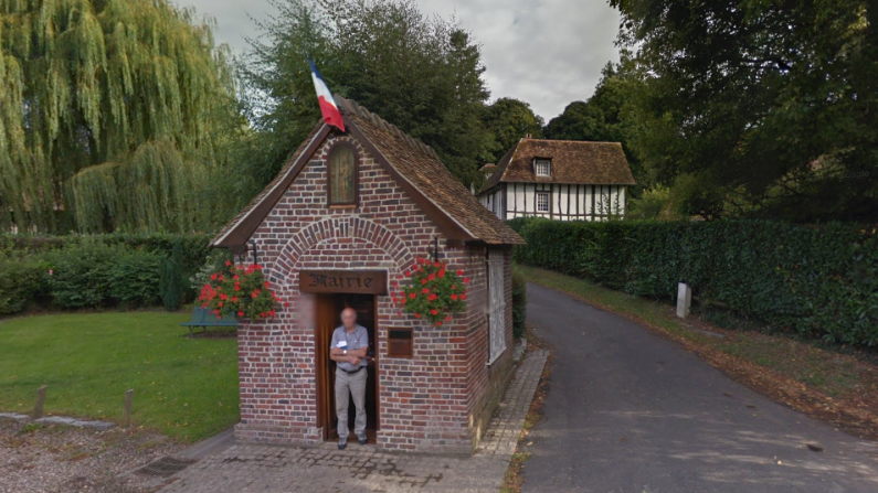 La mairie du village de Saint-Germain-de-Pasquier n'offre qu'une surface de 8 m2. (Capture d'écran/Google Maps)