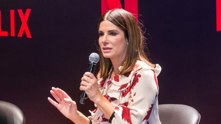 Sandra Bullock rappelle à l’ordre les parents: «Ne dites pas ‘mon enfant adopté’, mais plutôt ‘mes enfants’»