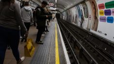 Paris: alcoolisé, un jeune homme meurt écrasé par le métro à la station Porte de Versailles