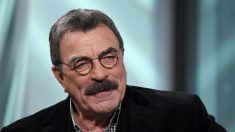 Tom Selleck a fêté ses 75 ans – pour souligner l’événement, voici 10 faits impressionnants sur l’acteur légendaire