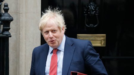 Boris Johnson valide la ligne de train à grande vitesse HS2 malgré son coût