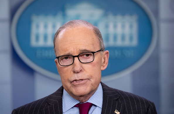 Larry Kudlow, directeur du Conseil économique de la Maison Blanche, prend la parole lors d'une interview télévisée à Washington, DC, le 29 janvier 2020.(Photo : SAUL LOEB/AFP via Getty Images)